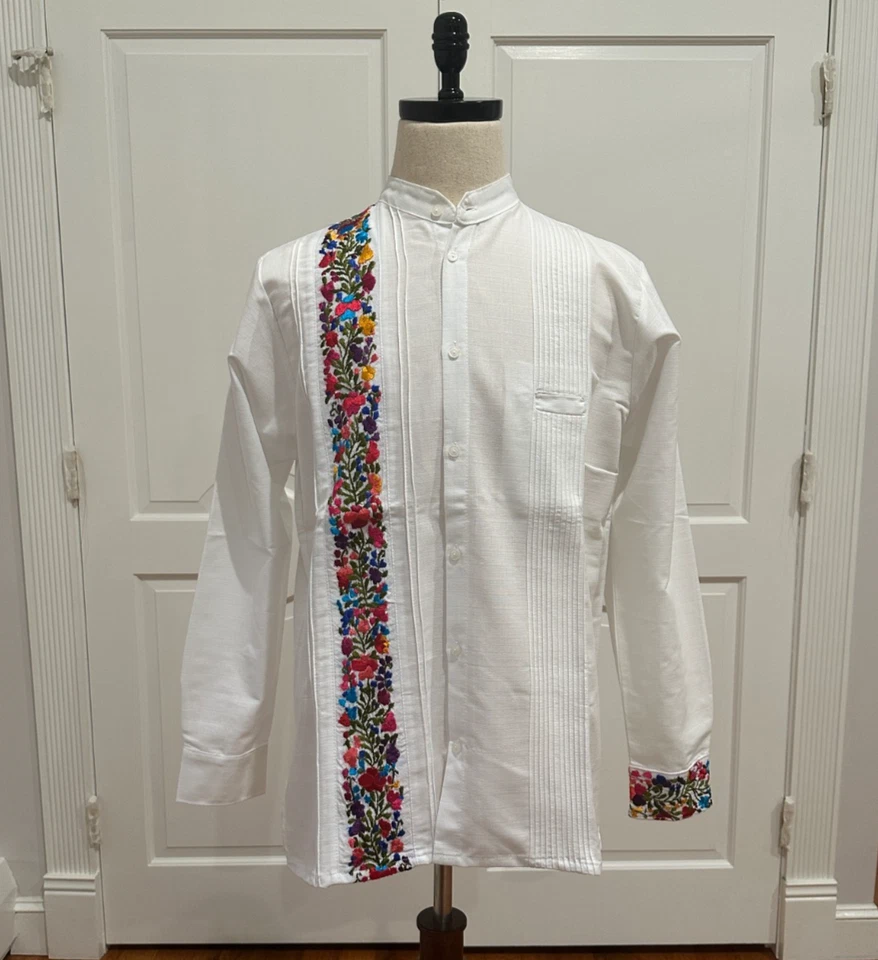 Camisa Guayabera Mexicana Mediana Hecha a Mano Manga Larga Bordada San Antonino. Foto 1 de 4