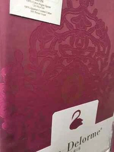 Yves Delorme Reflet Red King Flat Sheet Medallions Sateen Jacquard Rubino NEW - Picture 1 of 9