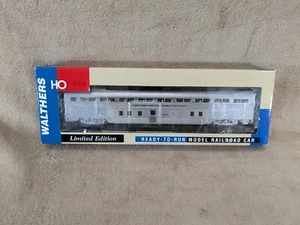 HO Walthers 932-9761 Santa Fe El Capitan 85’ Budd Hi Level 68 Seat Coach Car - Picture 1 of 21