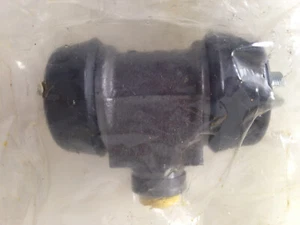 Pair of MG MGB BGT rear wheel brake cylinder 1962-1980 1800cc left & right - Picture 1 of 3