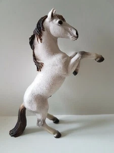 Schleich 13621 Mustang Hengst steigend weiß hell Pferd horse Hof Tiere Farm Life - Bild 1 von 2