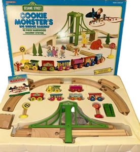 Cookie Monster's big bridge Railway wood Brio Compatible Sesame Street TRAIN - Picture 1 of 17