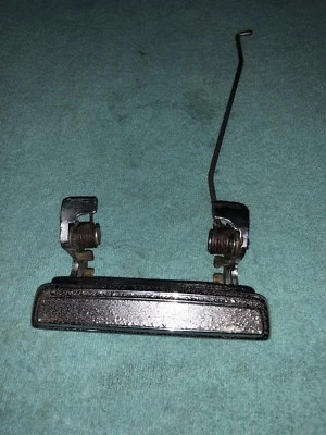 Manija de puerta exterior del lado del conductor Ford Ranchero GT 1979  Foto 1 de 4