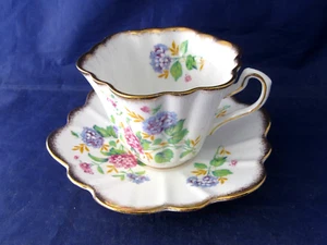 ANTIQUE ROSINA TEA CUP & SAUCER - UNUSUAL SHAPE - RIBBED AND GILDED - ENGLAND - Picture 1 of 10