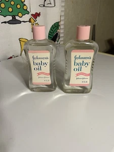 2-Olio vintage anni 60 Johnson's Baby in bottiglia di vetro tappo rosa 4 oz set completo Prop - Foto 1 di 4