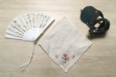 Pleasant Company American Girl Samantha's Lacy Fan, Meet Hankie, Left Ice Skate - Image 1 of 4