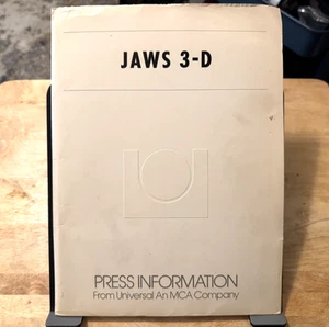 JAWS 3-D 1983 Horror Movie Press Kit with Folder and 16 B&W Promo Photos - Picture 1 of 11