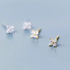 925 Sterling Silver Women Kids Jewelry Tiny CZ Flower Post Stud Earrings A1980 - Picture 1 of 8