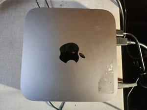 2018 Apple Mac Mini i3-8100B 3.60GHz 8GB RAM 256GB NVMe Catalina J11453 - Picture 1 of 3