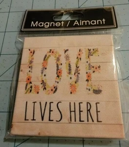 Greenbrier Brand: "Love Lives Here" Square Floral Magnet, New With Free Shipping - Picture 1 of 6