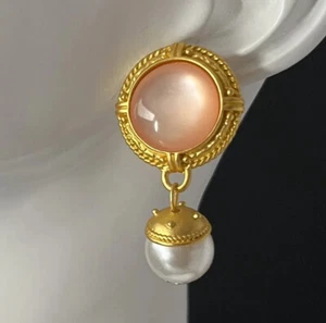 Etruscan Earrings Matte Gold Tone Pierced Dangle Faux Pearl Pink Moonglow Lucite - Picture 1 of 5