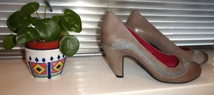 Hush Puppies Curved Heel Grey & Taupe Shoes Size UK 7 High Suede &Leather Court - Picture 1 of 15