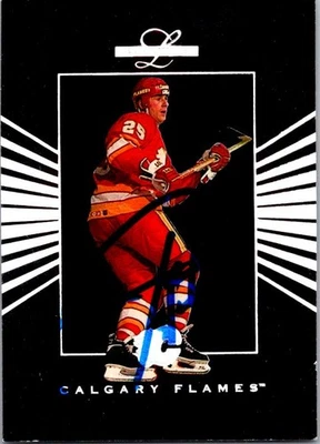 Joe Nieuwendyk 1994-95 Leaf Limited #82 Auto Hand Signed - Image 1 of 2