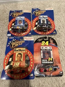 Lot Of 4 New NASCAR PIT PASS Official Fan 1:64 SCALE DIECAST #24, #19, #2, #30 - Picture 1 of 5