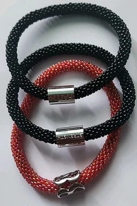 Sashka Perlen Armbänder klein 7/8 Charmed Black n Berry Frenzy! Strength n Faith - Bild 1 von 2