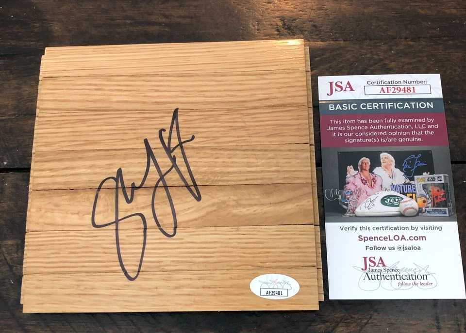 Tablero de piso 6x6 firmado por Shane Larkin Miami Hurricanes/Boston Celtics con certificado de autenticidad JSA Foto 1 de 1