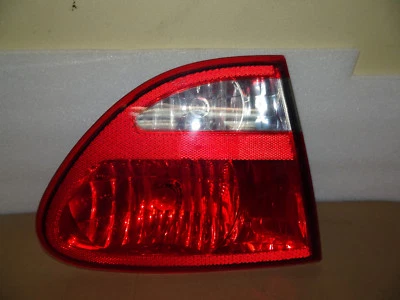 OLDSMOBILE ALERO 1999-2004 OEM TAPA MALETERO IZQUIERDO LUZ TRASERA FÁBRICA  Foto 1 de 4