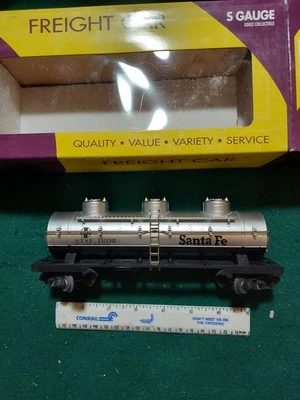 K-LINE S SCALE #K-511-032 SANTA FE 3 DOME TANK CAR - Image 1 of 4