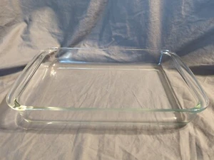 PYREX Clear Casserole Dish w/ Handles, #233-N, 13x9" (33x23x5cm) - PRE-OWNED  - Picture 1 of 19