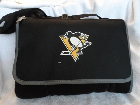 Pittsburgh Penguins Oniva Outdoor Blanket tote NWT Cover