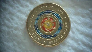 2018 LEST WE FORGET ETERNAL FLAME $2 COLOURED COIN Circulated #51 - Picture 1 of 2