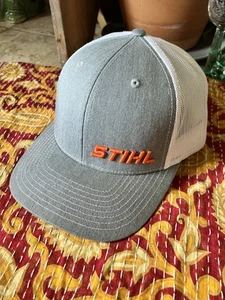 Stihl grau weiß Truckermütze Baseballkappe verstellbar Netz Druckknopf Kettensäge grau - Bild 1 von 3
