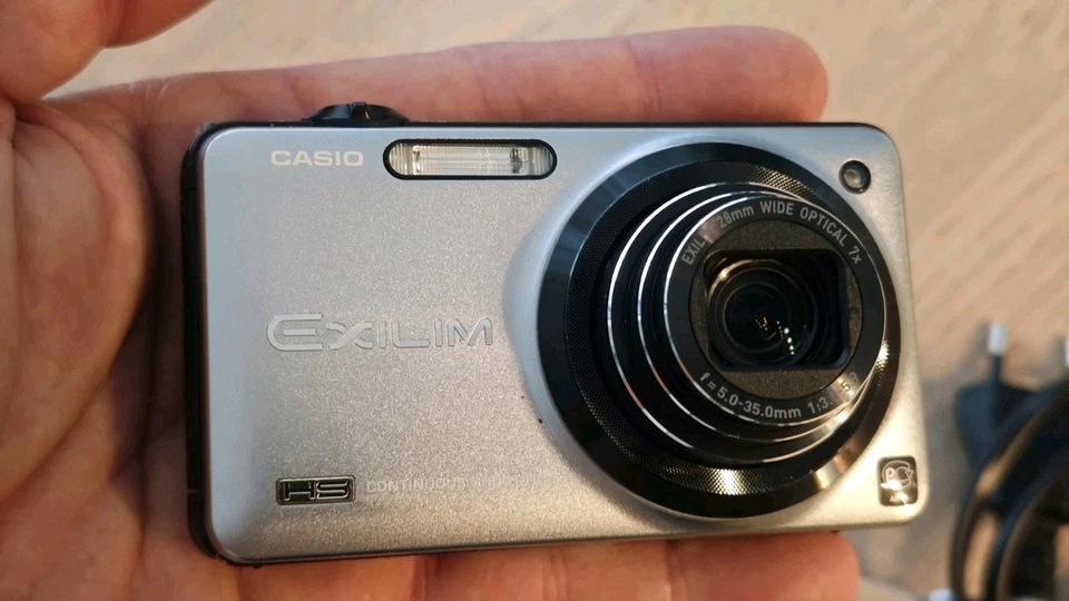  Digitalkamera Casio High Speed Exilim Fotoapparat EX-ZR10 KAMERA - Bild 1 von 4