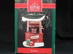 1990 HALLMARK - SWEETHEART - WISHING WELL - MINT IN DAMAGED BOX - Picture 1 of 2