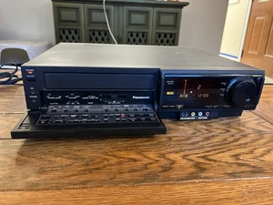 Panasonic AG-1980P S-VHS VCR Desktop Editor No Remote Powers On - Picture 1 of 7