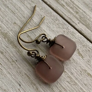 Min Favorit geräucherter Amethyst Seeglas quadratisch & antik Messing Ohrhänger Petit - Bild 1 von 5