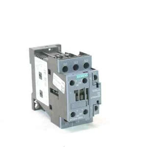 Siemens Leistungsschütz 12 A, 5,5 kW 24VDC 3RT2024-1BB40 3RT2 024-1BB40 -unused- - Bild 1 von 3