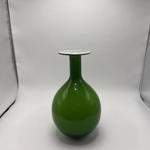 MCM italienische Empoli Opalglasvase grün gefasst weiß mundgeblasen Kunstglas - 10,25 Zoll - Bild 1 von 9