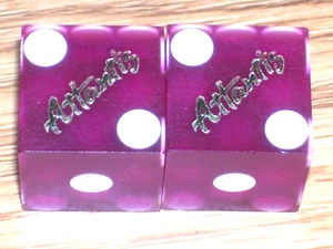 1 PAIR OF DICE FROM THE ATLANTIS CASINO (5) RENO NV - Picture 1 of 2