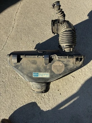 92 93 94 95 CHEVY / GMC TRUCK 6.5 DIESEL AIR CLEANER / FILTER HOUSING Foto 1 de 4