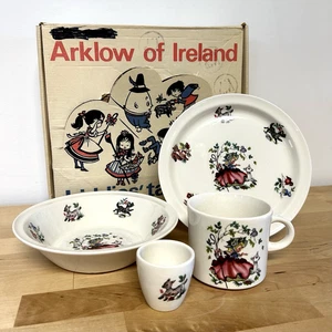 De colección Arklow Irlanda Niños Lugar Setting 4 Piezas Cerámica María Tenía un Corderito Años 60 - Imagen 1 de 24