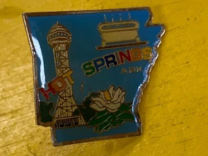 Hot Springs Arkansas Pin State Forma AR Flor Torre Bañera De Colección Años 90 - Imagen 1 de 4