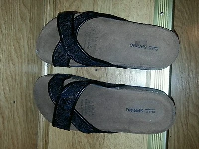 Women's Comfortable Sandals  Gorgeous Design Size 7.5 Black Color - Image 1 of 4