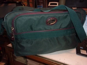 AMERICAN TOURISTER OVERNIGHT / OVERHEAD / CARRY ON BAG M105-GREEN - Picture 1 of 4
