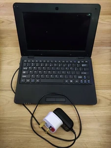 UNBRANDED BASIC LAPTOP. GREAT FOR KIDS FIRST COMPUTER. LOW SPEC. GOOD COND. - Picture 1 of 3