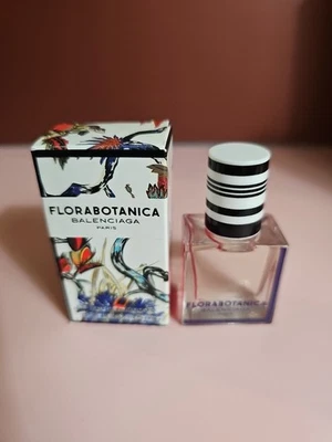 Balenciaga Florabotanica 0,25 унц женская парфюмированная вода. Винтажные миниатюрные размеры - Изображение 1 из 2
