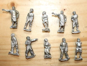 10 x 28mm ZOMBIES CIVILISTS Metall neuwertig unbemalt - Bild 1 von 2