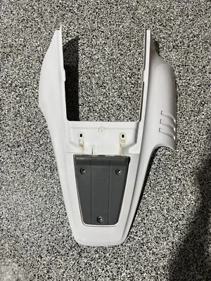 1989-2020 YAMAHA TW200 TW 200 WHITE REAR FENDER 3AW-21611-20-00 OEM Used - Image 1 of 2