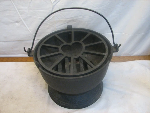 Rare Antique Cast Iron Kettle BBQ Grill Heart Top Grate Gate Mark Japanese Cover