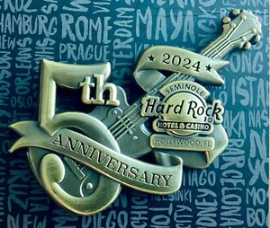 2024 HARD ROCK HOTEL & CASINO HOLLYWOOD FL 3D 5TH ANNIVERSARY GUITAR LE PIN - Bild 1 von 2