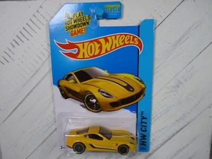 2015 Hot Wheels City Yellow Ferrari 599 GTB Fiorano on Card - Bild 1 von 7