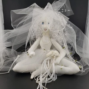 Tela hecha a mano arte muñeca novia vestido de novia perlas posable botón articulaciones extremidades - Imagen 1 de 15