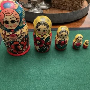Matryoshka Russian Traditional 5pcs - Picture 1 of 5