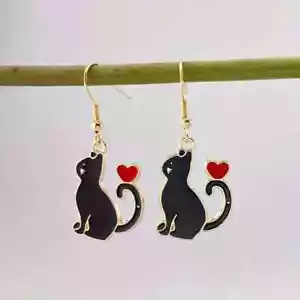 1 par de pendientes colgantes de gato negro con corazón - Imagen 1 de 1