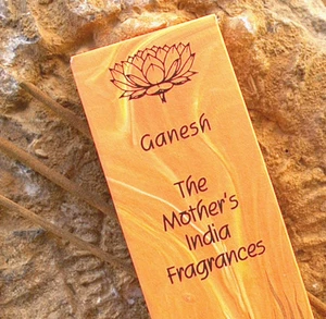 TRADITIONAL LONG INCENSE STICKS in 12 MOTHERS INDIA FRAGRANCES fair trade masala - Picture 1 of 18