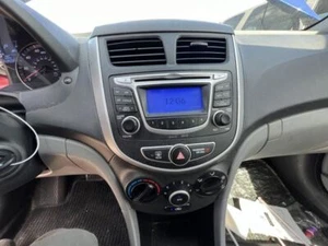 Audio Equipment Radio AM-FM-stereo-CD-MP3 US Market Fits 12-14 ACCENT 980077 - Imagen 1 de 12